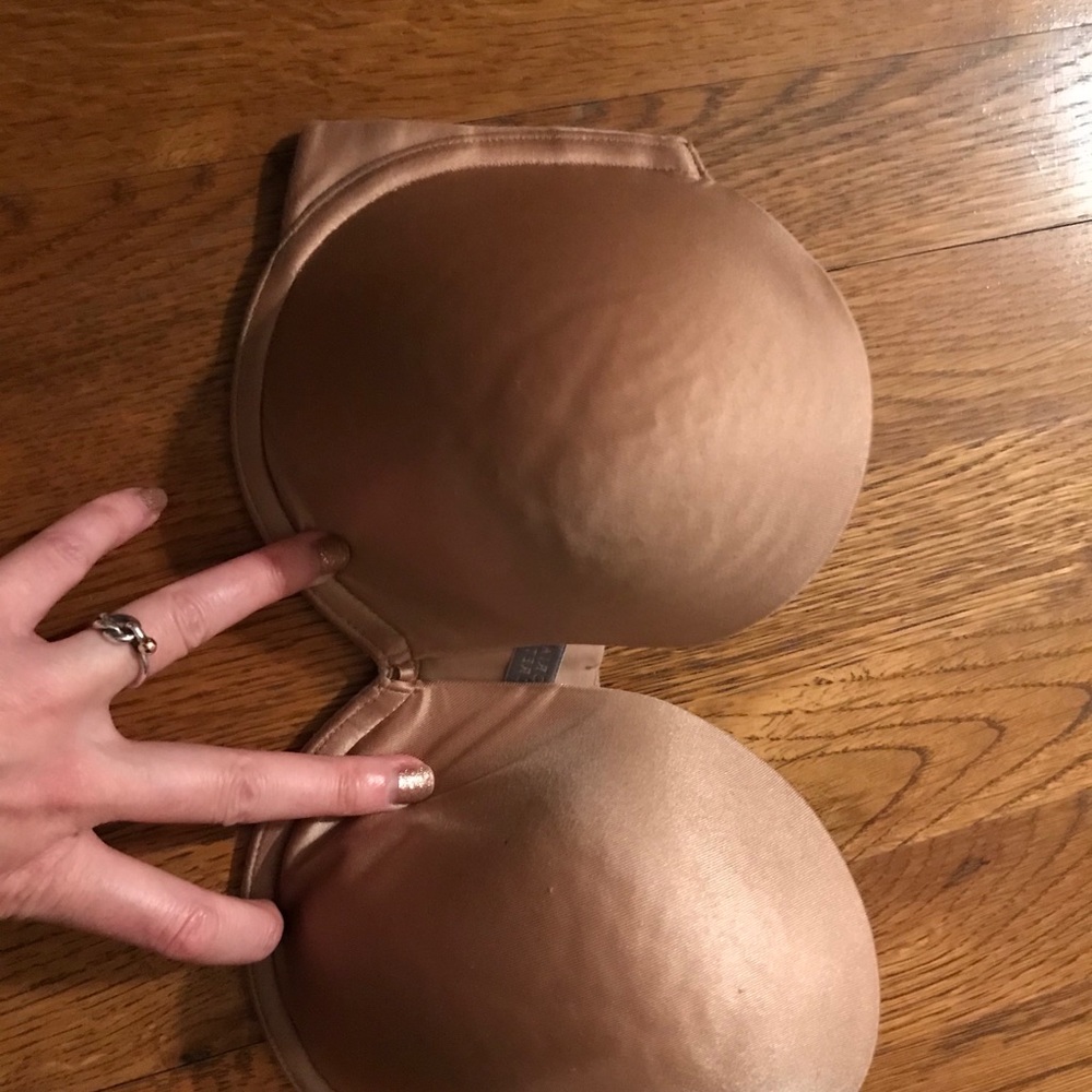 Victoria's Secret Nude/Tan Strapless Push-Up Bra